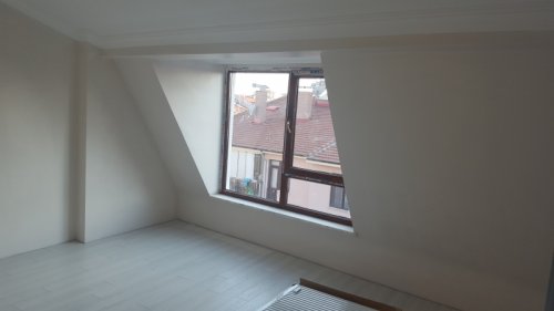Kırmızıtoprak Mh. Eski Çeşme Sk.